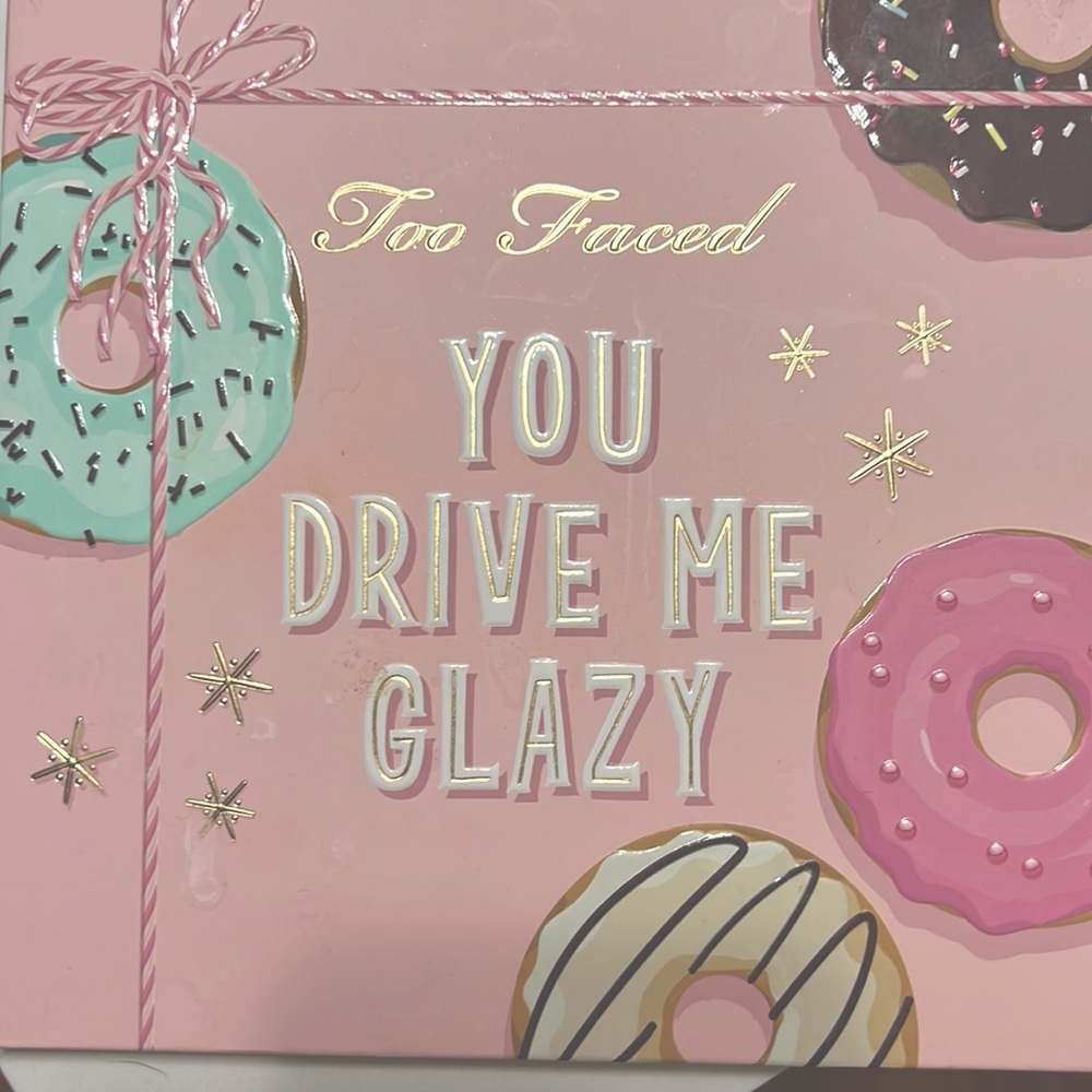 Too Faced eyeshadow & bronzer pallet
